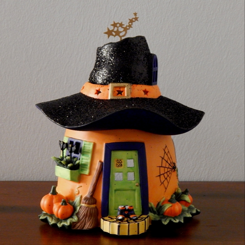 Pumpkin Witch™ House